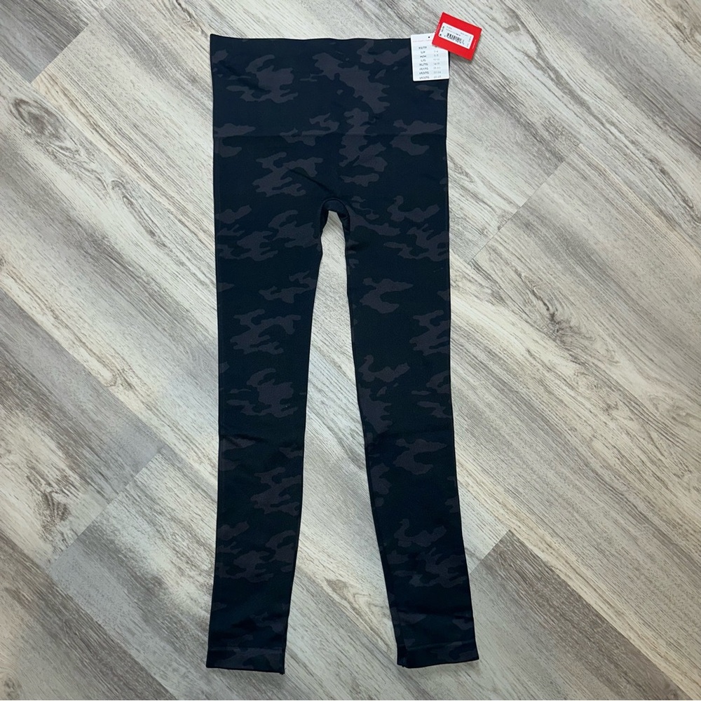 💝Spanx Look at Me Now Black Camo Leggings NWT Size M